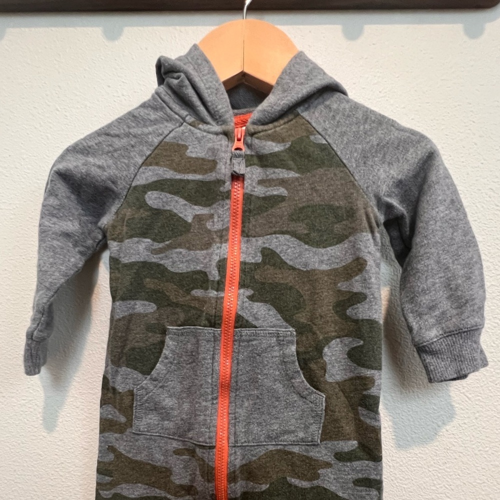 Carters Hooded Zip Up Camo Onesie size 12 month​​ - Picture 2 of 8